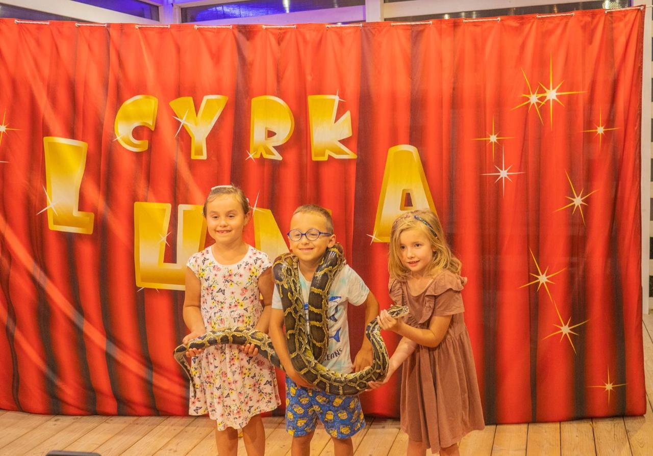 Morska Przystan Darlowko Bagian luar foto